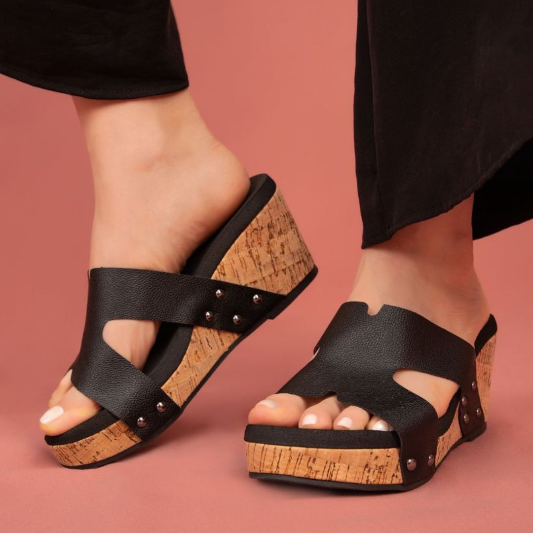 Step Up in Style: The Chic and Fashionable Wedges You Need!